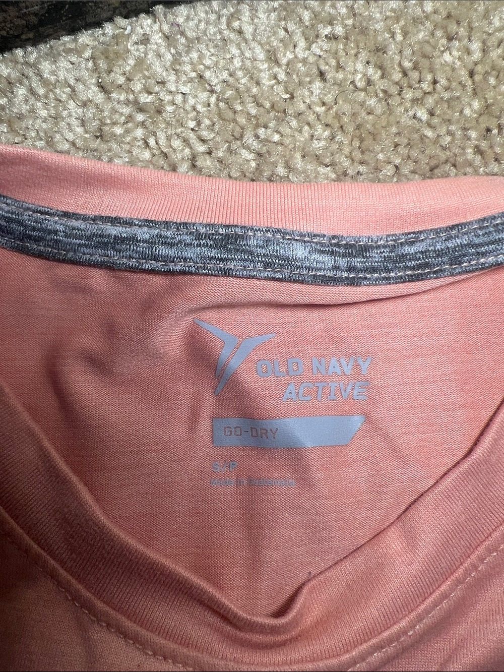 2 Old Navy Men's Crew Neck T-Shirts - Picture 3 of 5